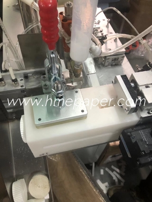 kaufen Automatische HMEF Einstellgeschwindigkeit 220V Spannung Klebstoff-Applikator 60mm Rollen Durchmesser HME Filterpapier Wickelmaschine online manufacture